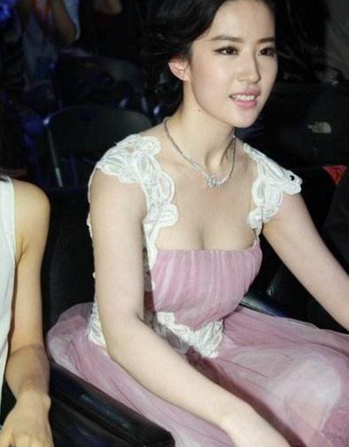 柳岩爆料刘亦菲视频,背后真相令人震惊